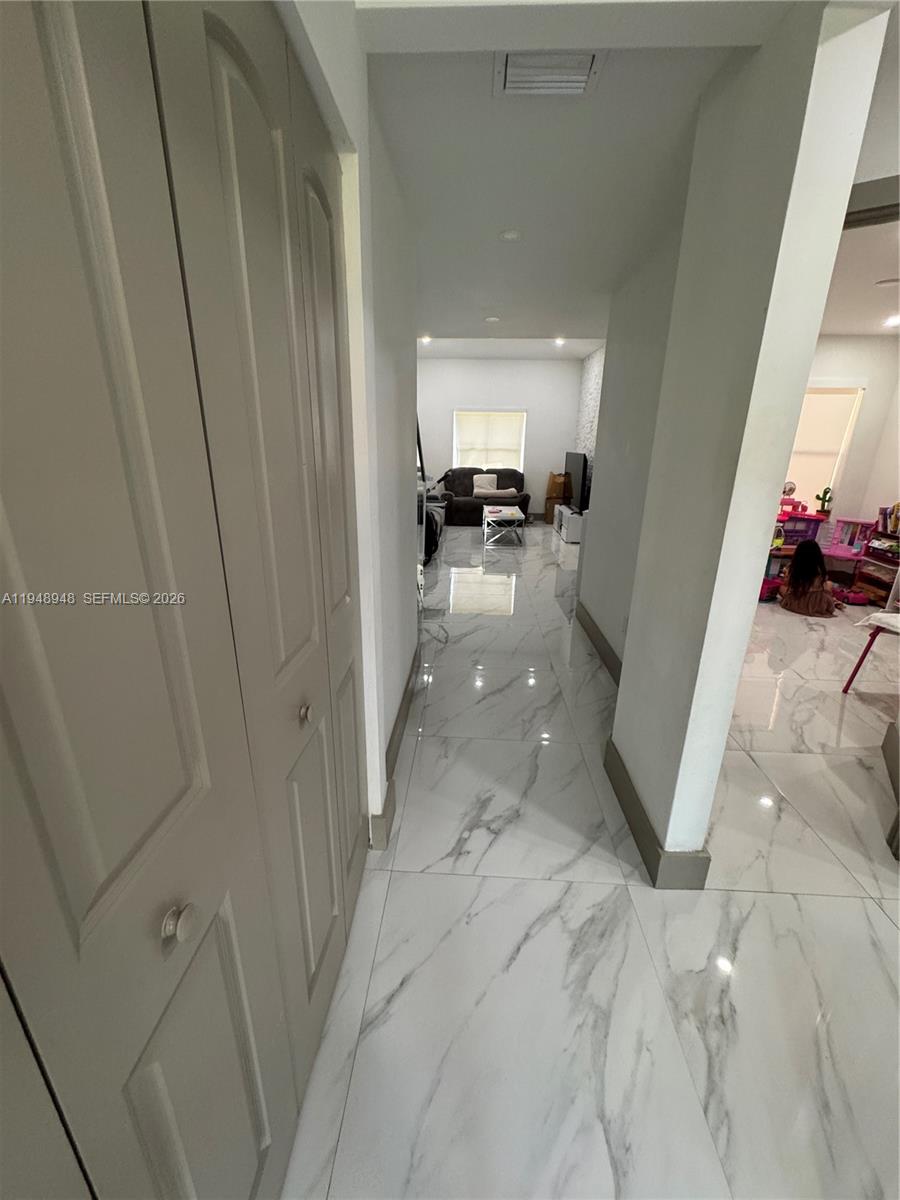 VILLAS AT HARBOR ISLES - Residential