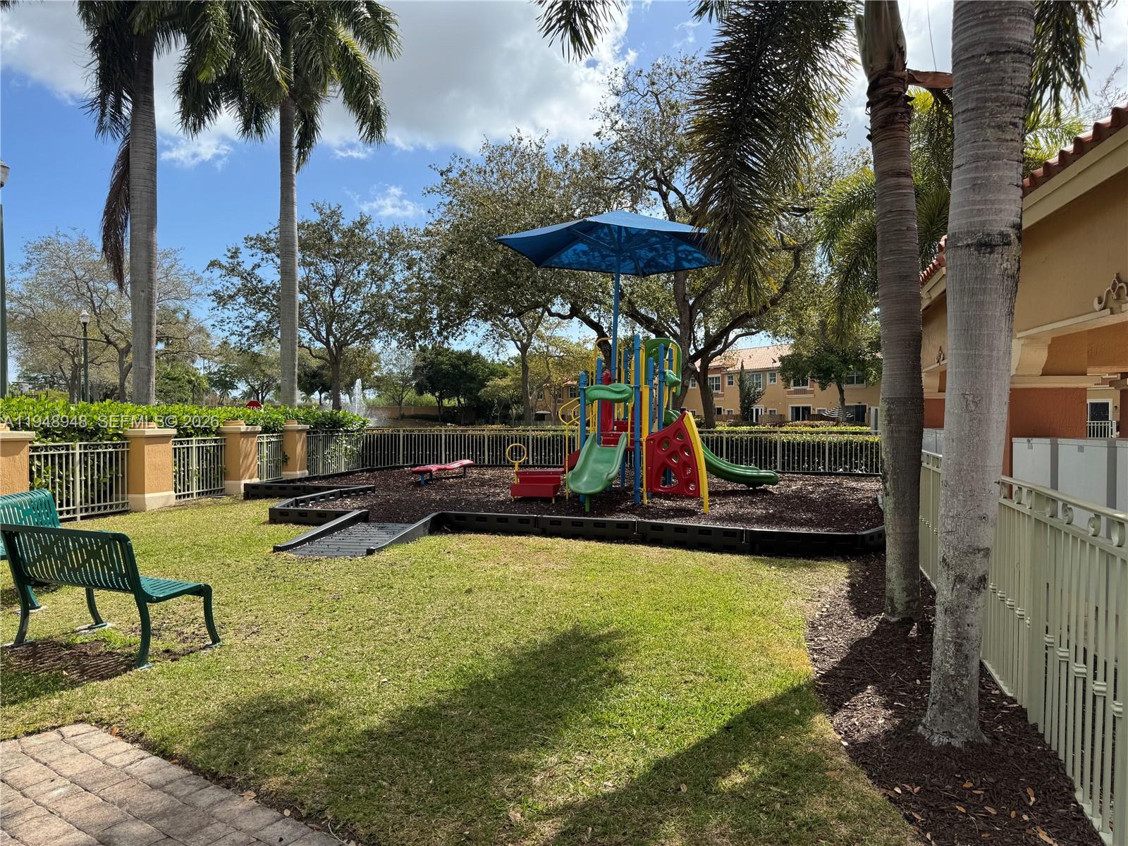 VILLAS AT HARBOR ISLES - Residential