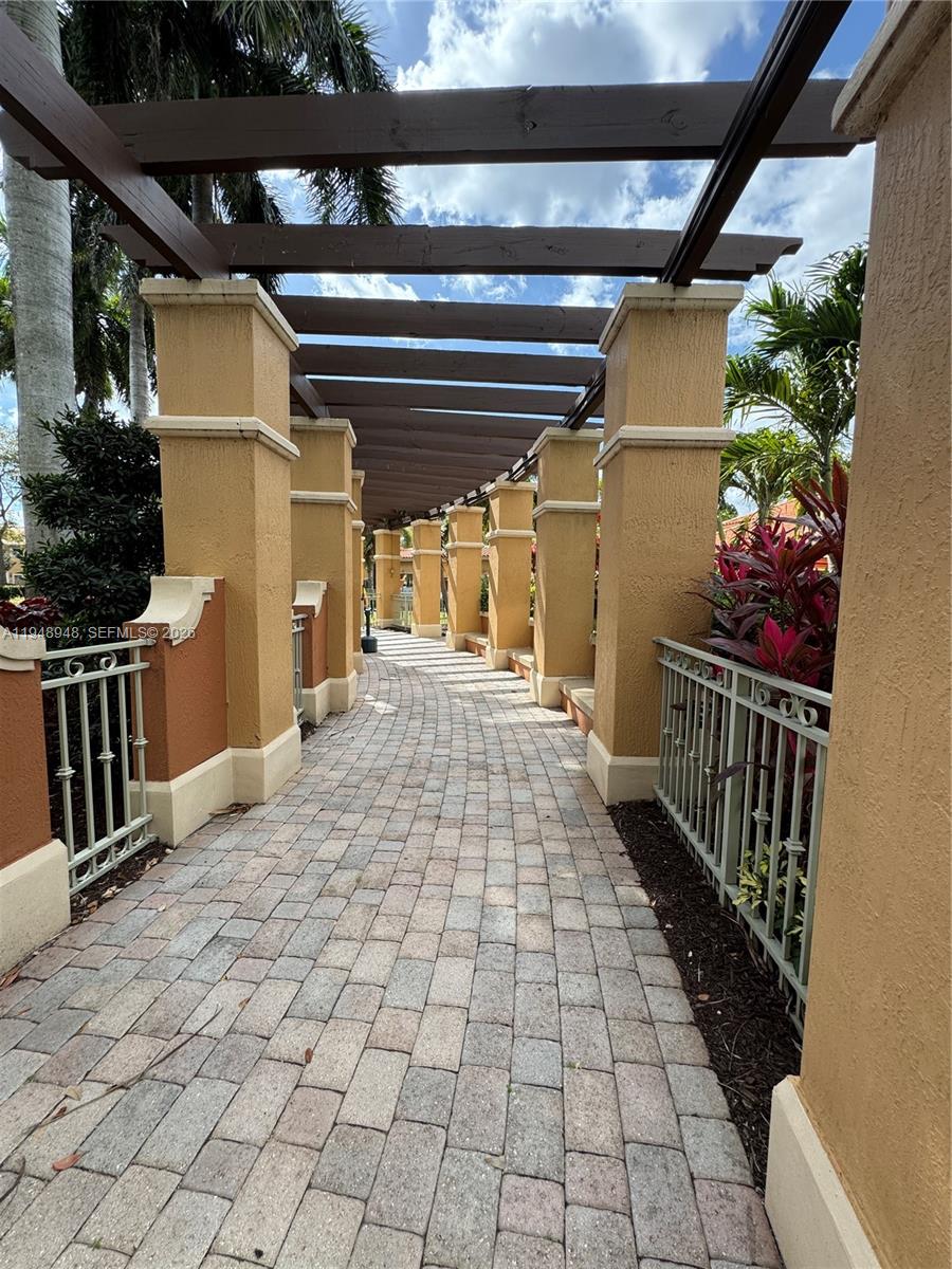 VILLAS AT HARBOR ISLES - Residential