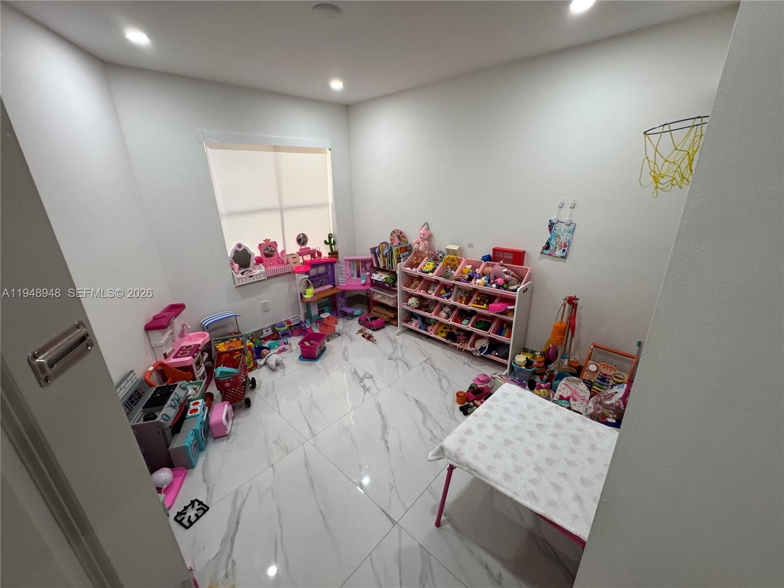 VILLAS AT HARBOR ISLES - Residential