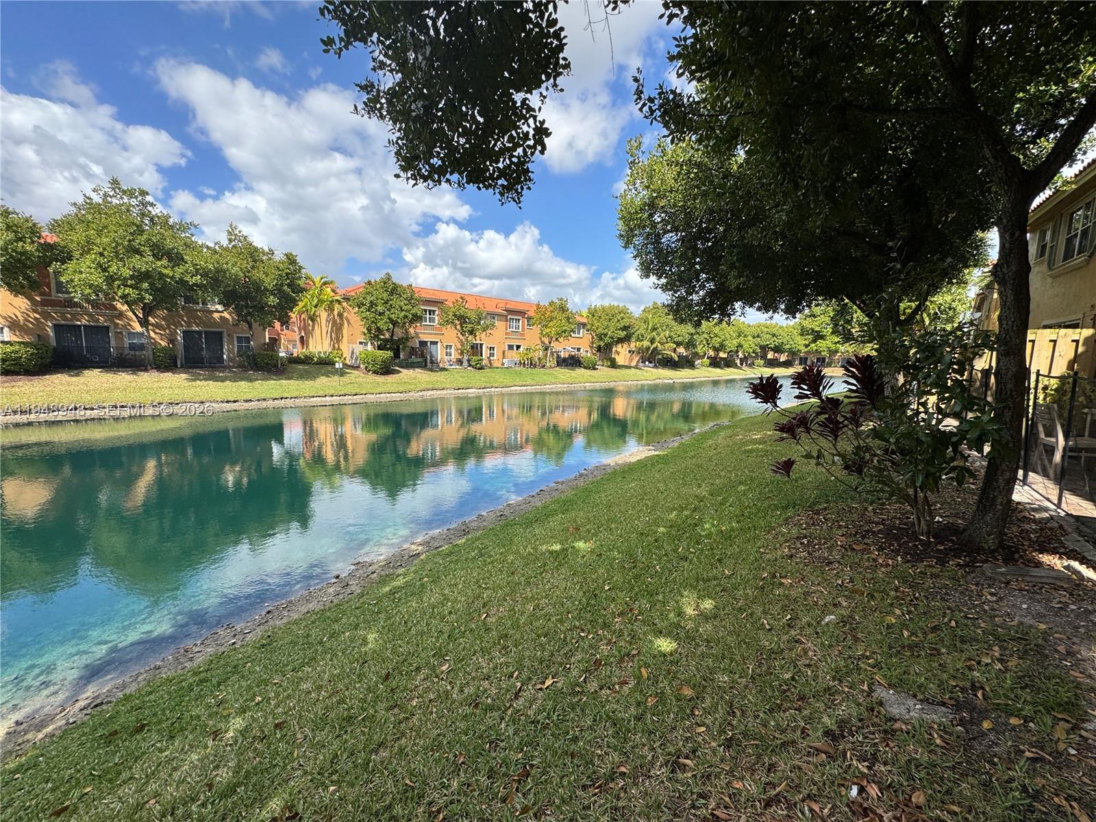 VILLAS AT HARBOR ISLES - Residential