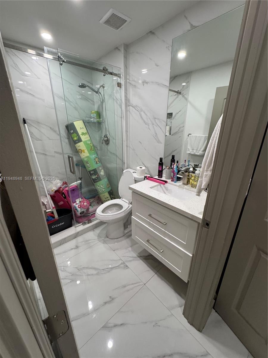 VILLAS AT HARBOR ISLES - Residential