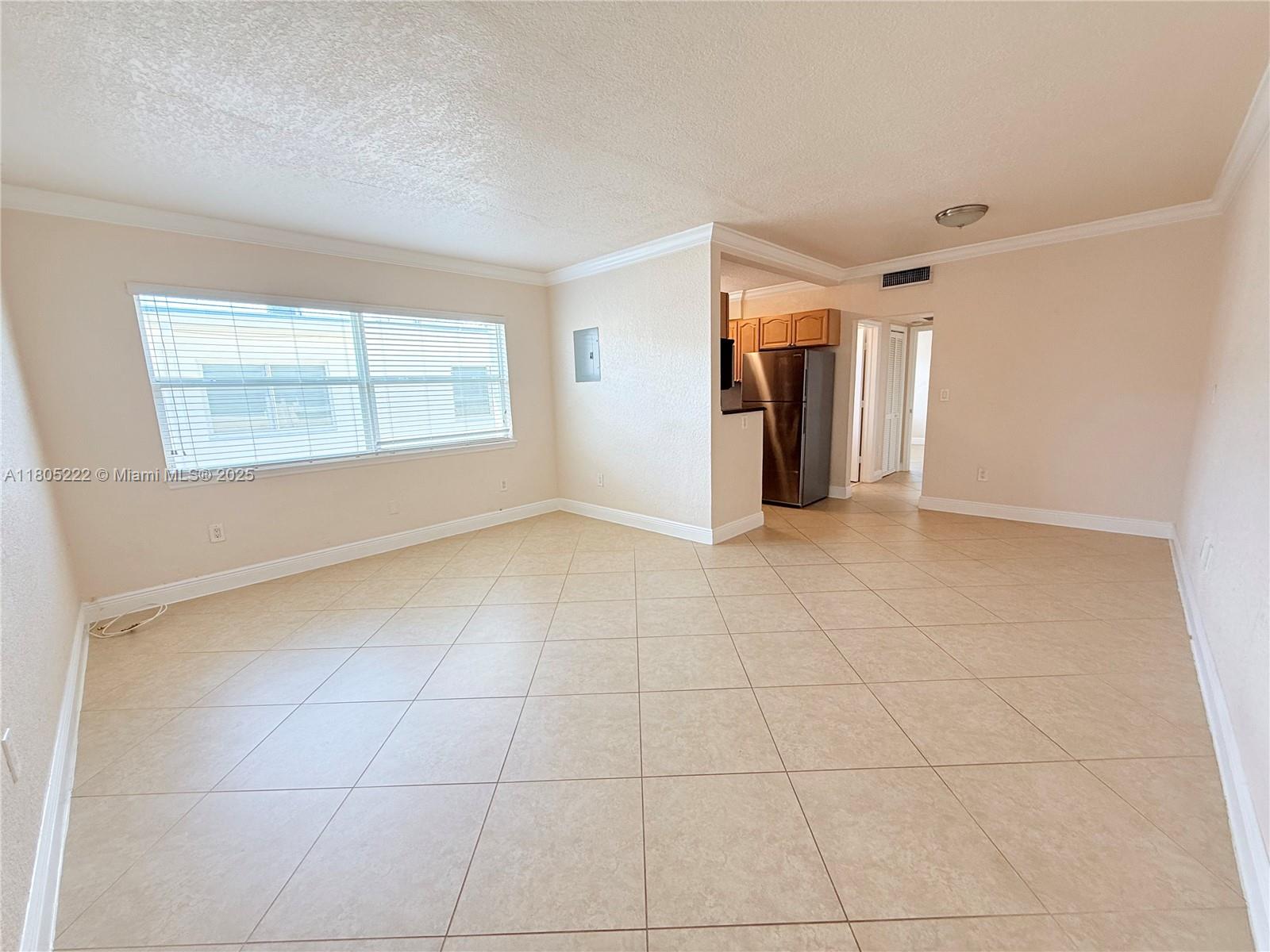 865 W 39th St 7, Miami Beach, Miami-Dade County, Florida - 1 Bedrooms  
1 Bathrooms - 
