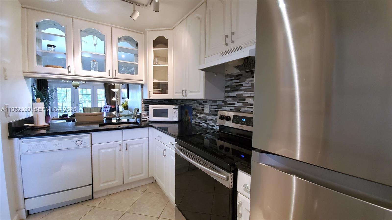 470 Paradise Isle Blvd 309