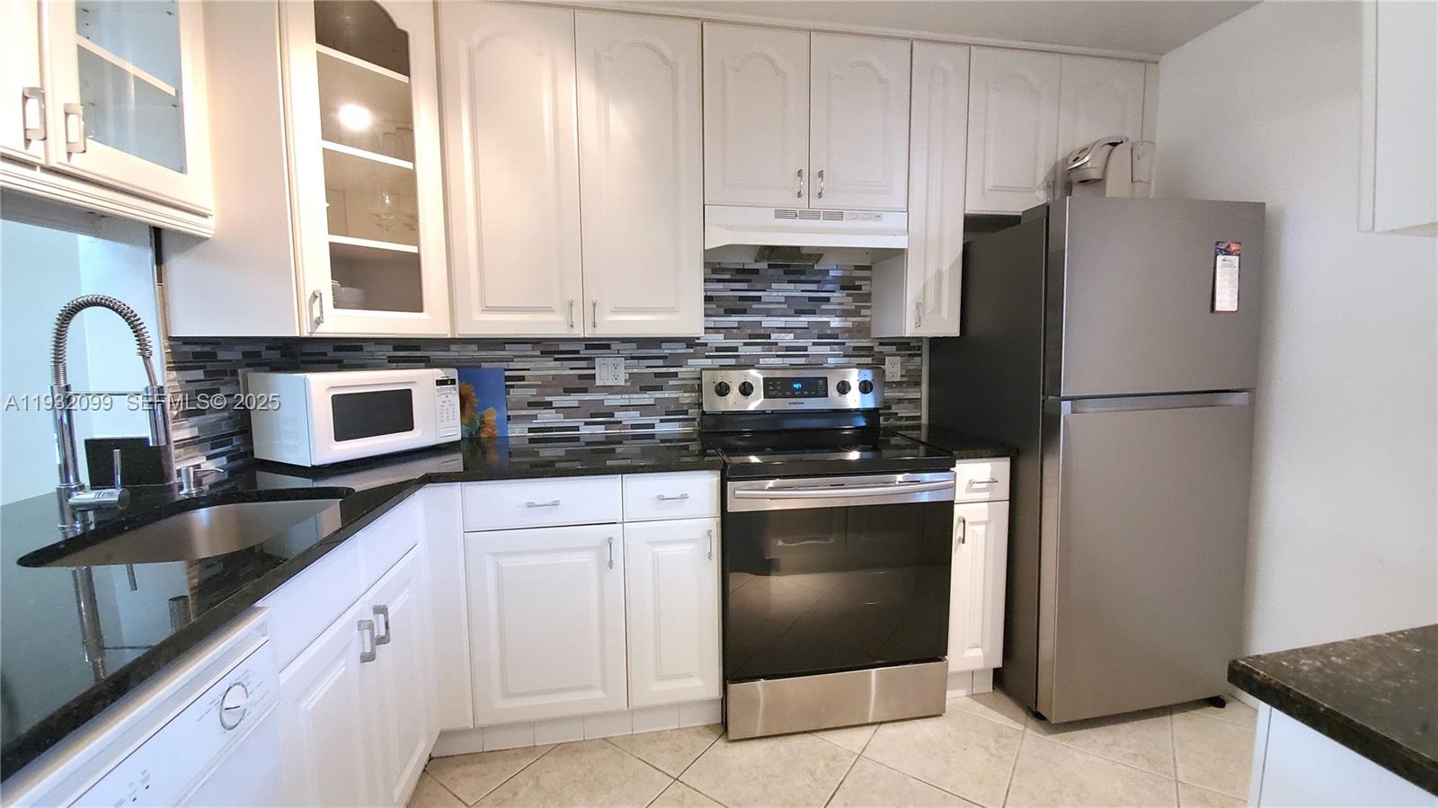 470 Paradise Isle Blvd 309