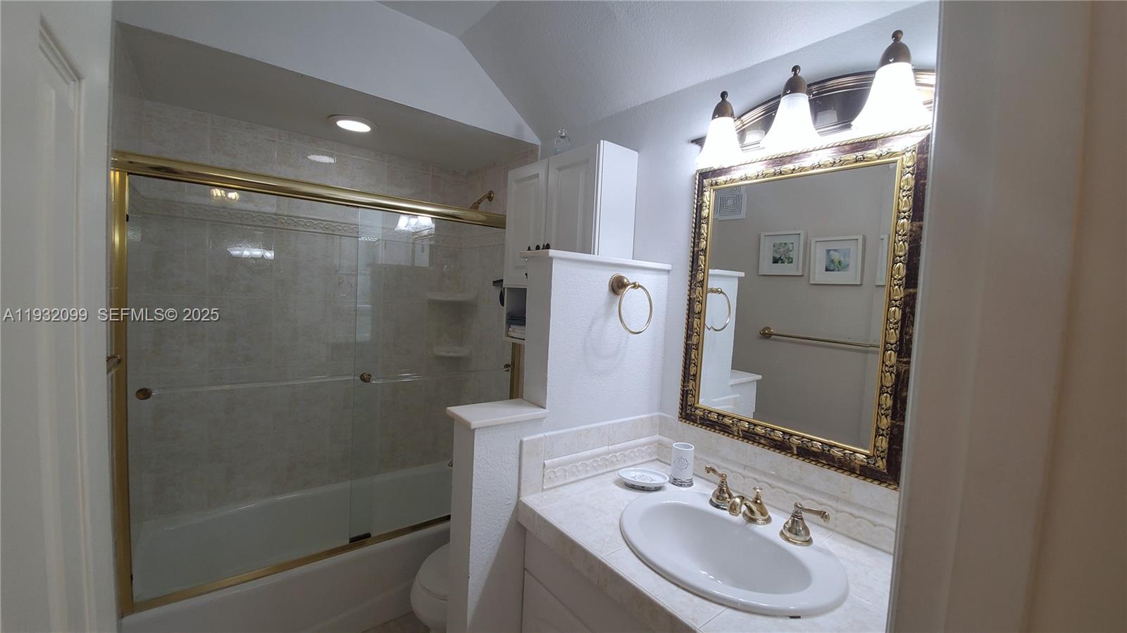 ISLE OF PARADISE CO-OP - Residential