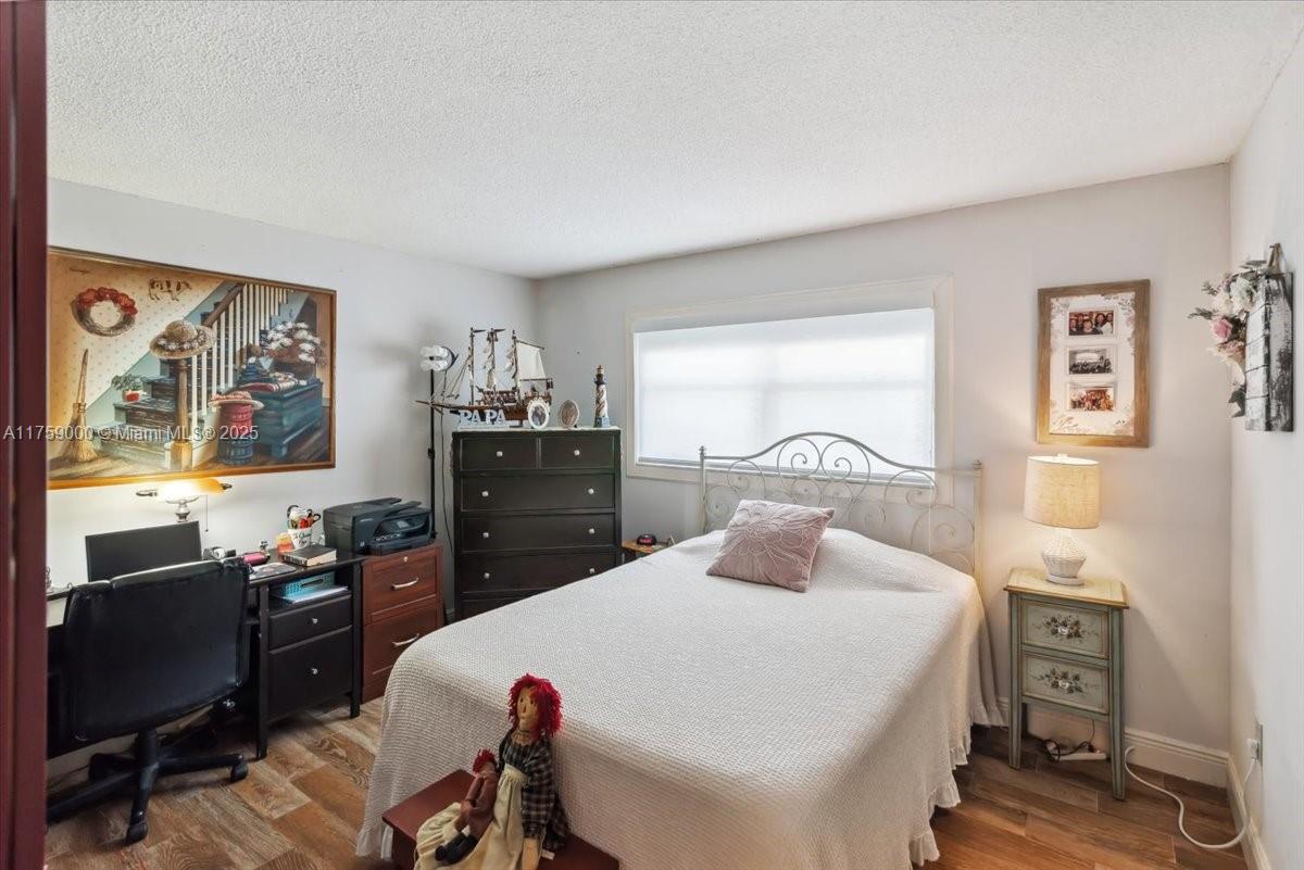 EDEN ISLES CONDO NO 6 - Residential