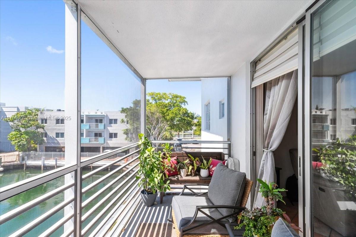 EDEN ISLES CONDO NO 6 - Residential