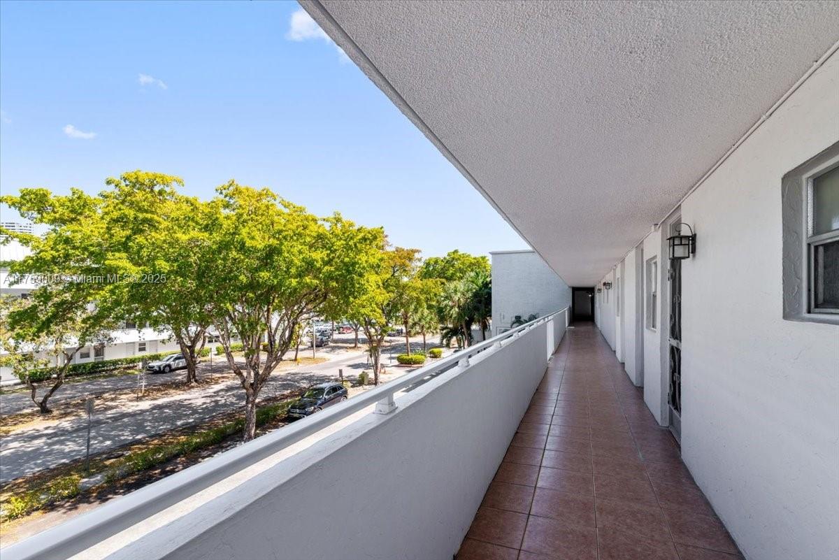 EDEN ISLES CONDO NO 6 - Residential