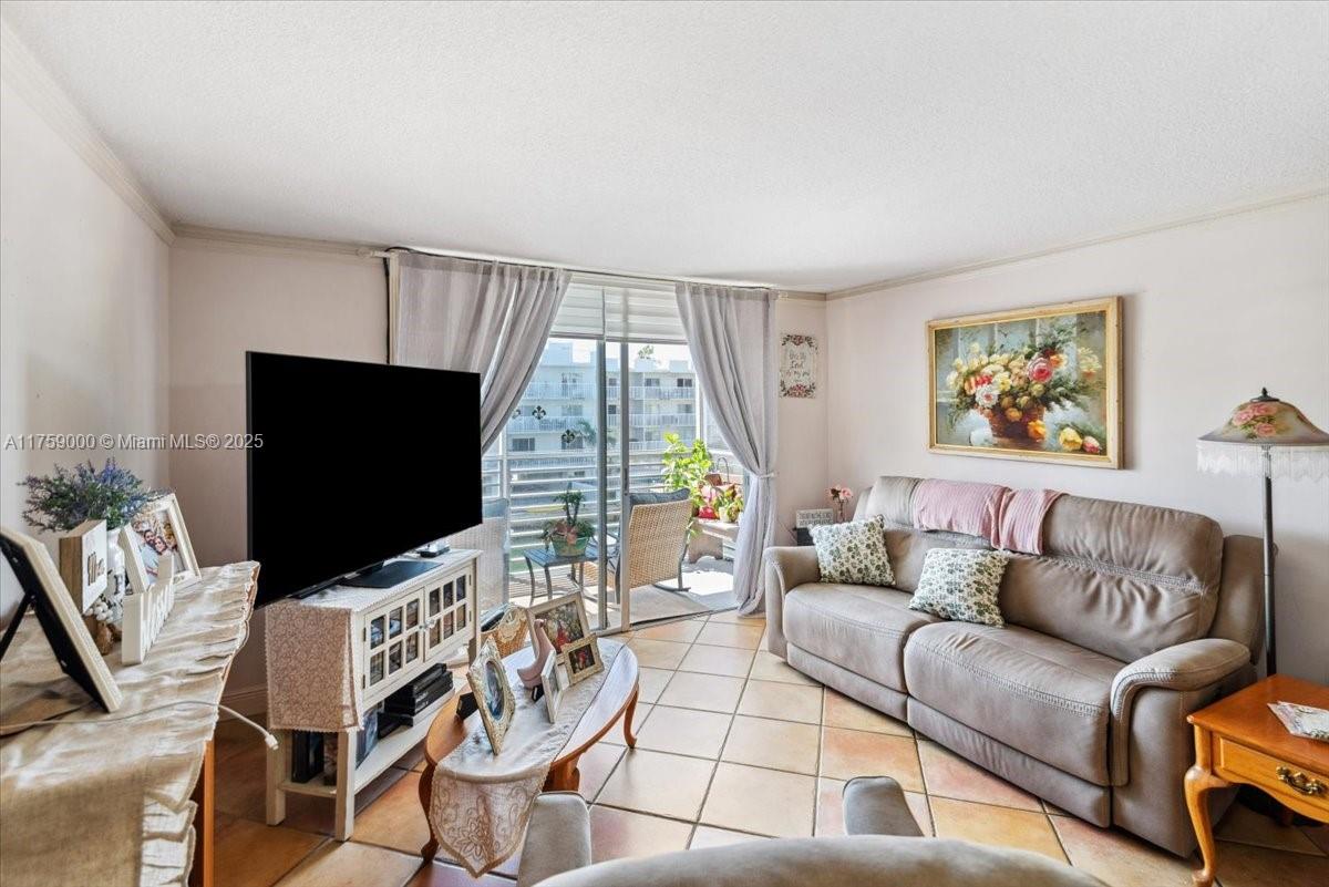 EDEN ISLES CONDO NO 6 - Residential