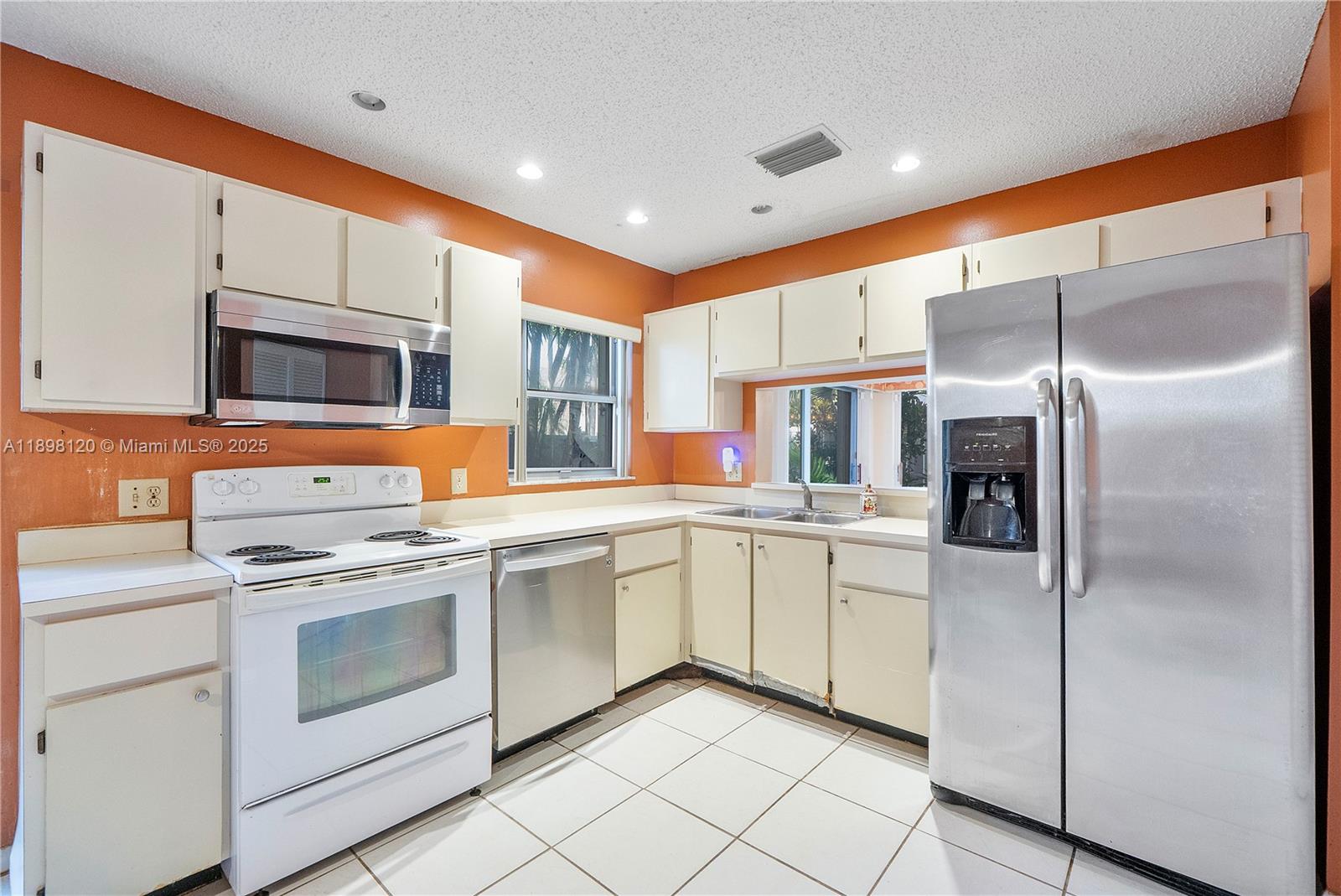 JACARANDA PARCEL 608 - Residential