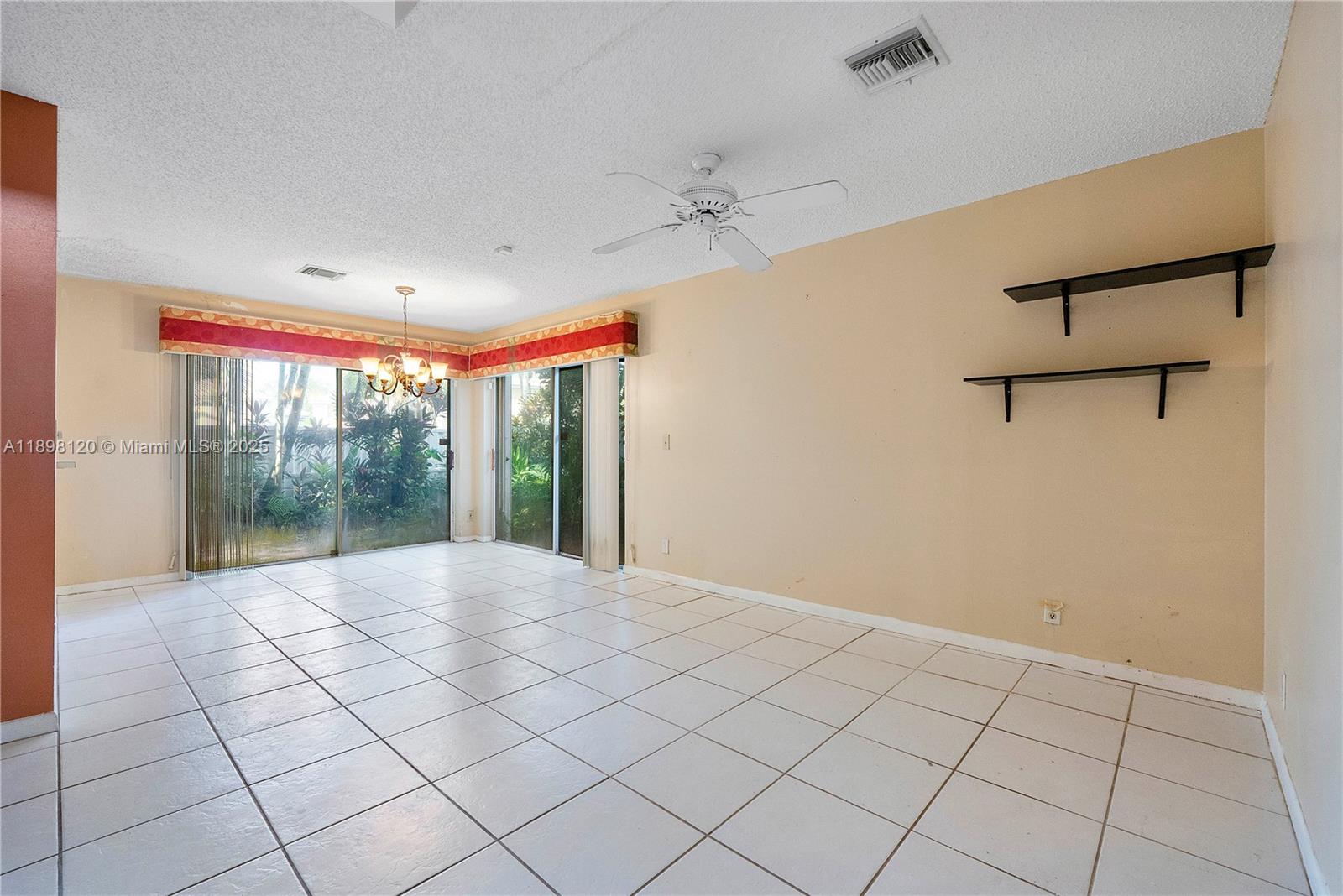 JACARANDA PARCEL 608 - Residential