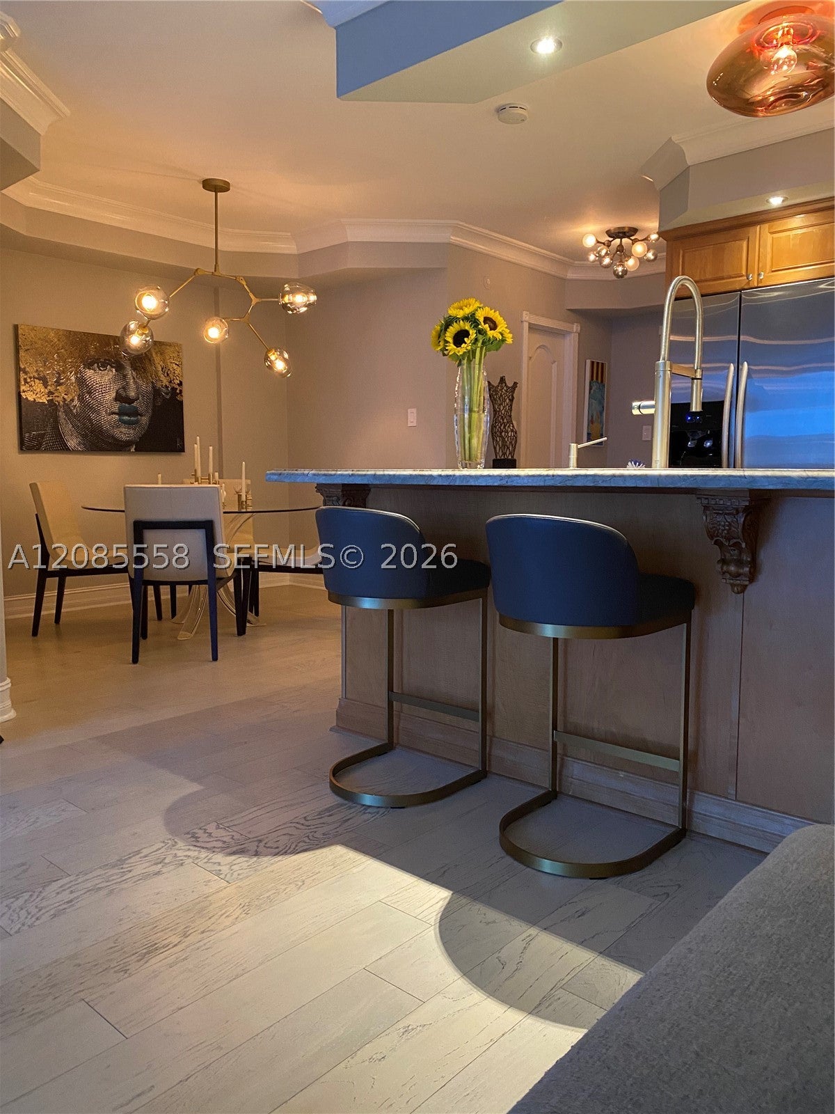 5401 Collins Ave 210