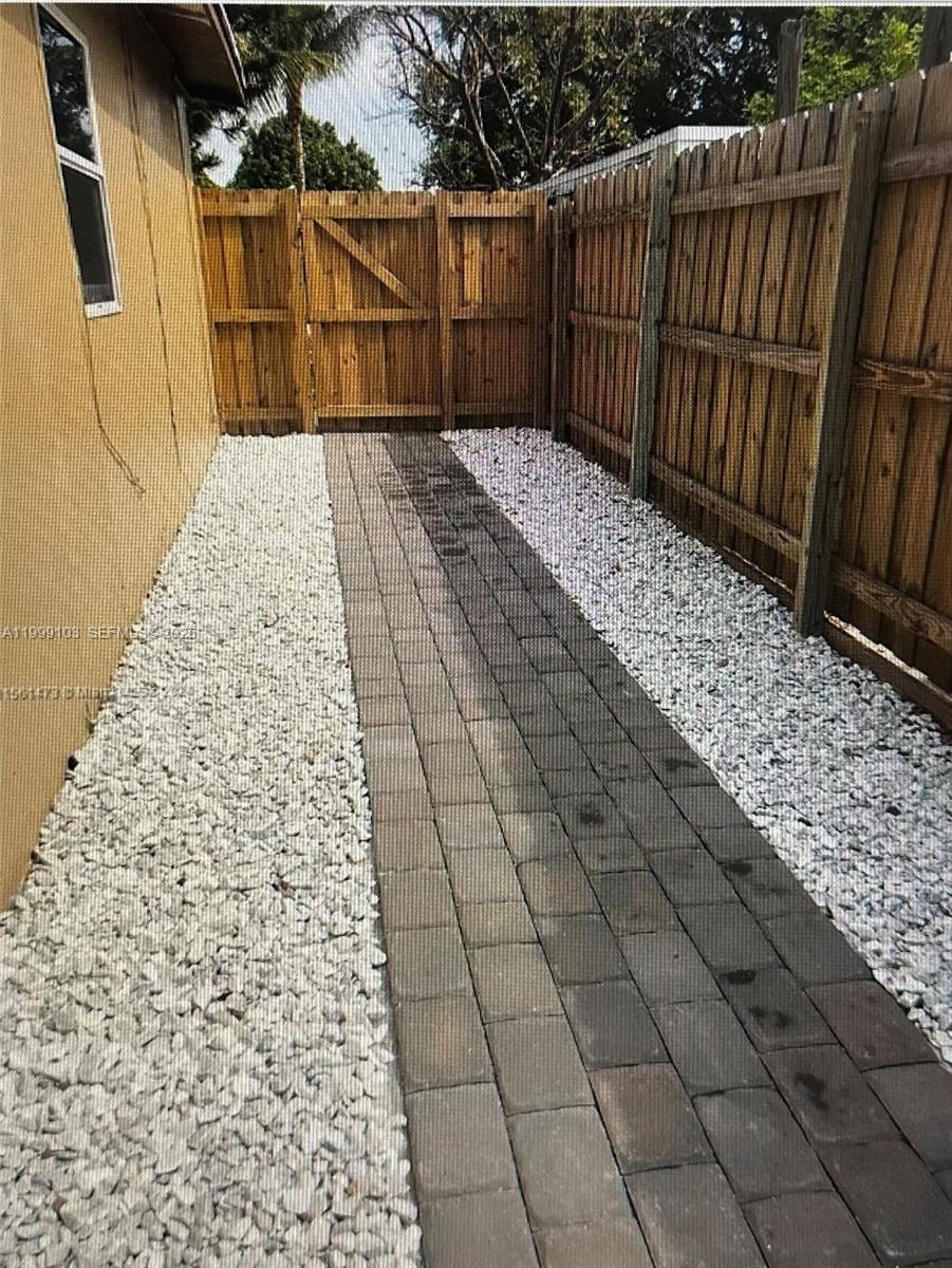 DELRAY MNR - Residential Lease