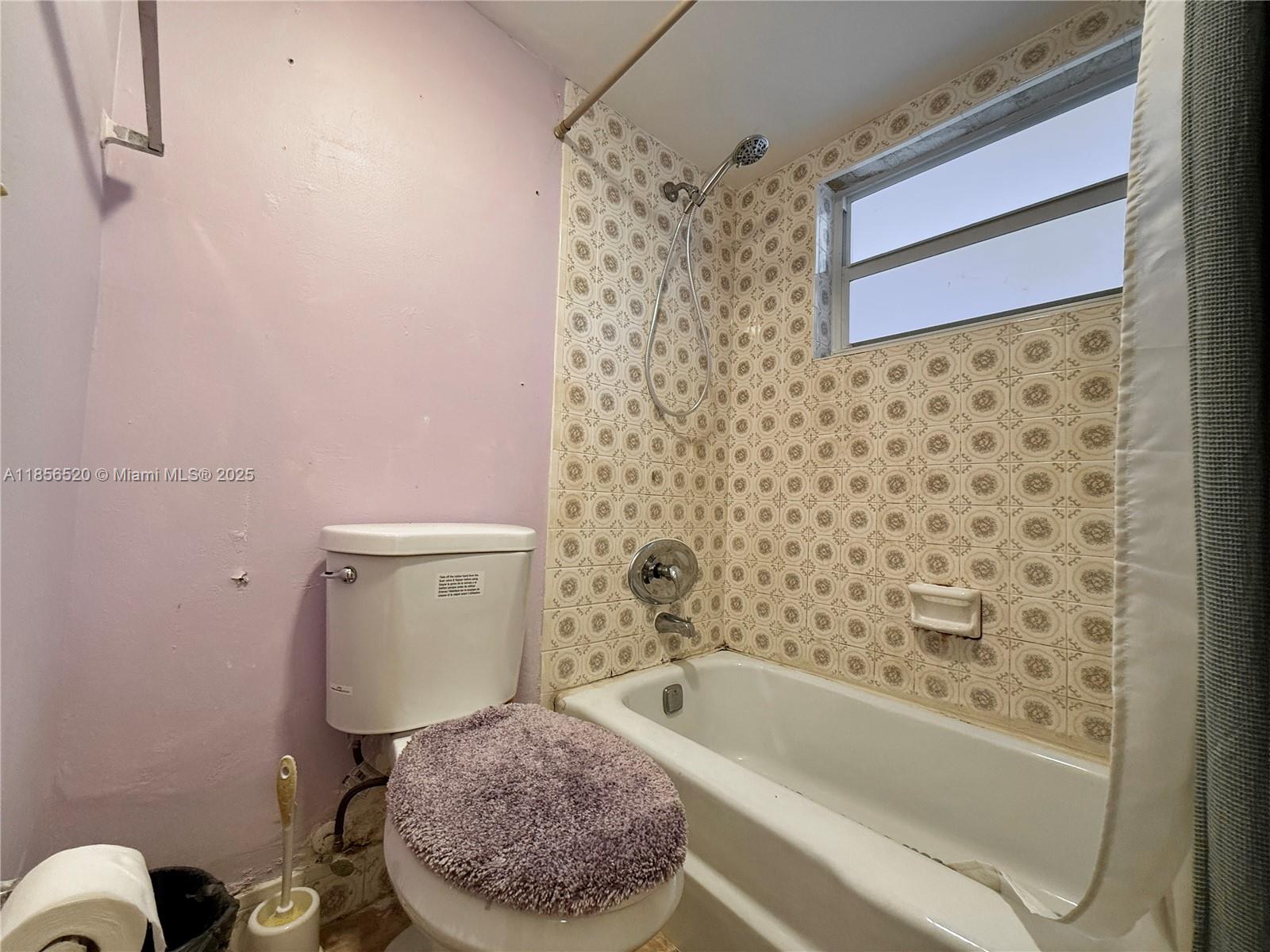 DIAMOND CONDO - Residential