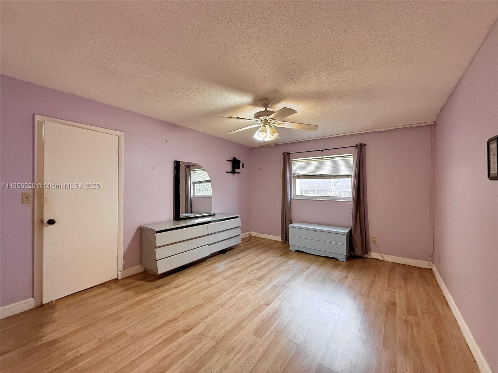 DIAMOND CONDO - Residential