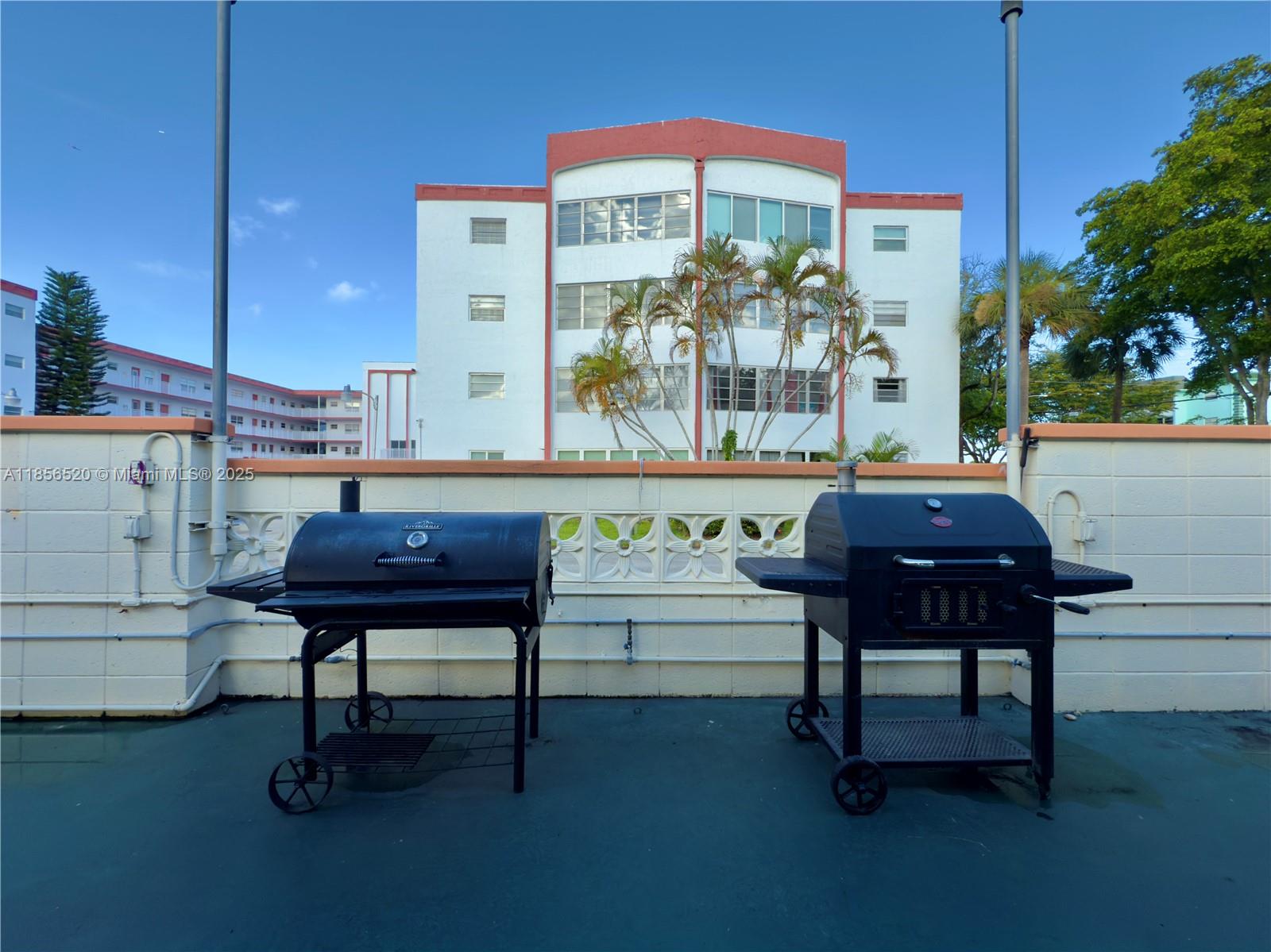 DIAMOND CONDO - Residential