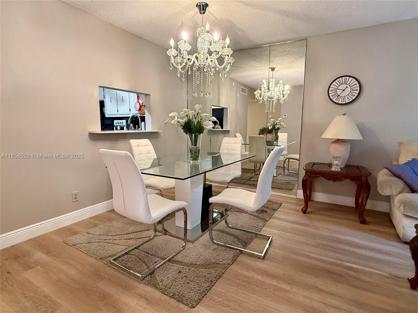 DIAMOND CONDO - Residential