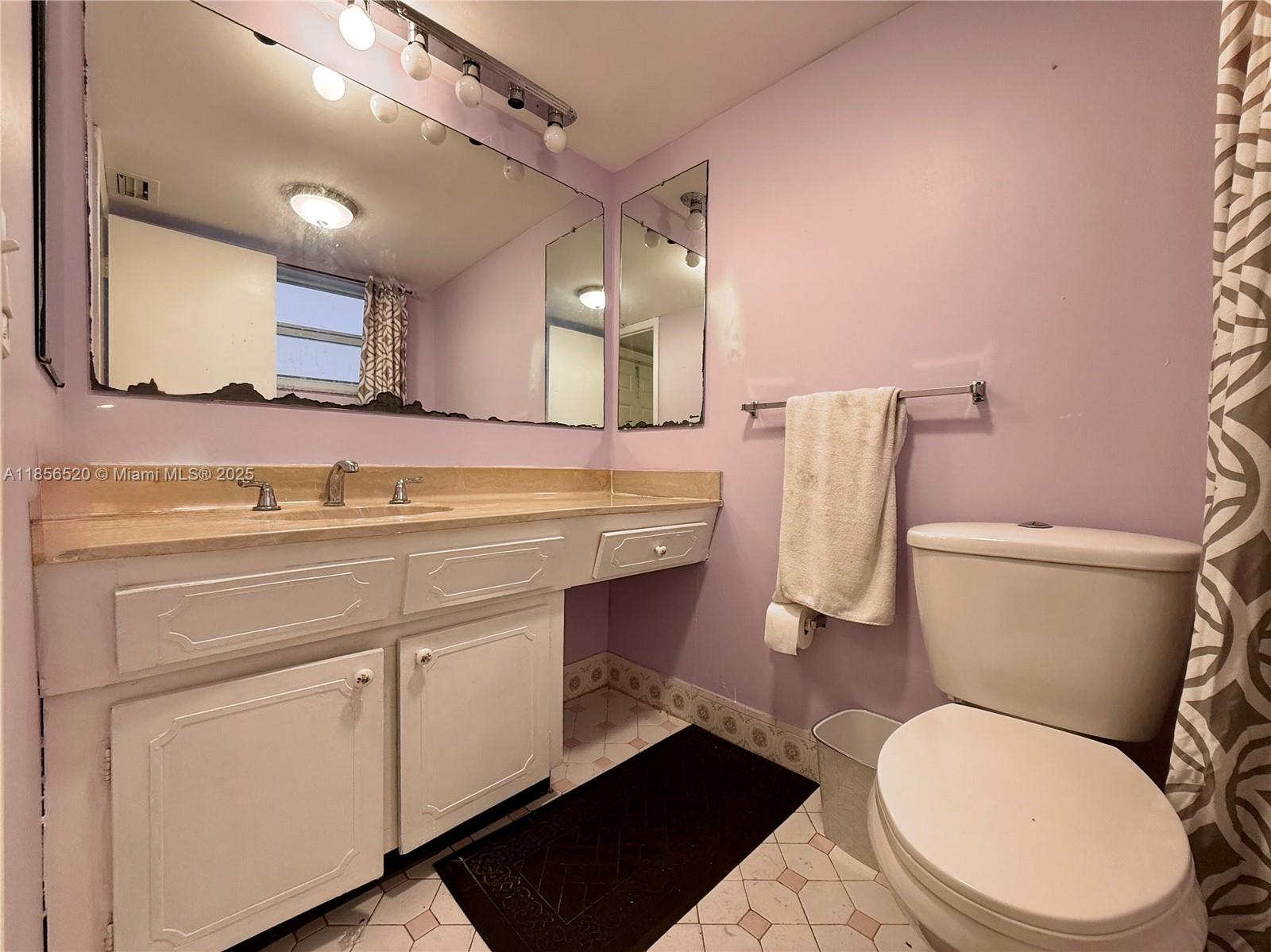 DIAMOND CONDO - Residential