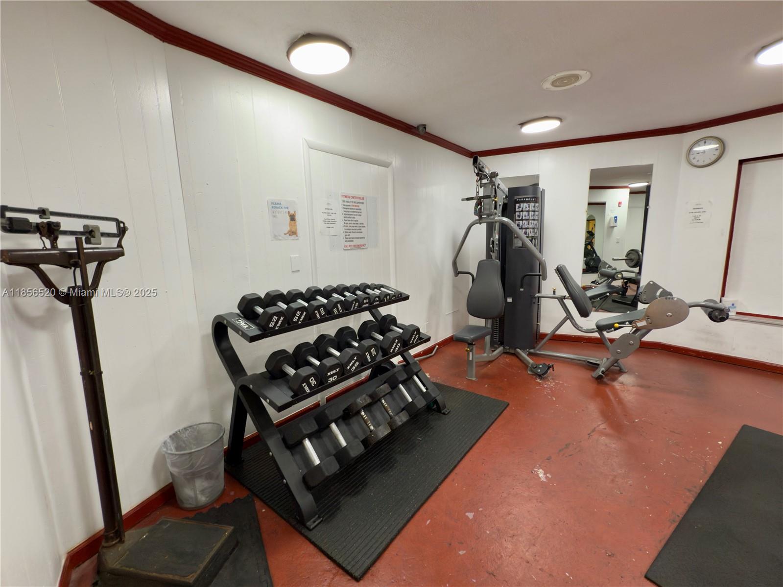 DIAMOND CONDO - Residential