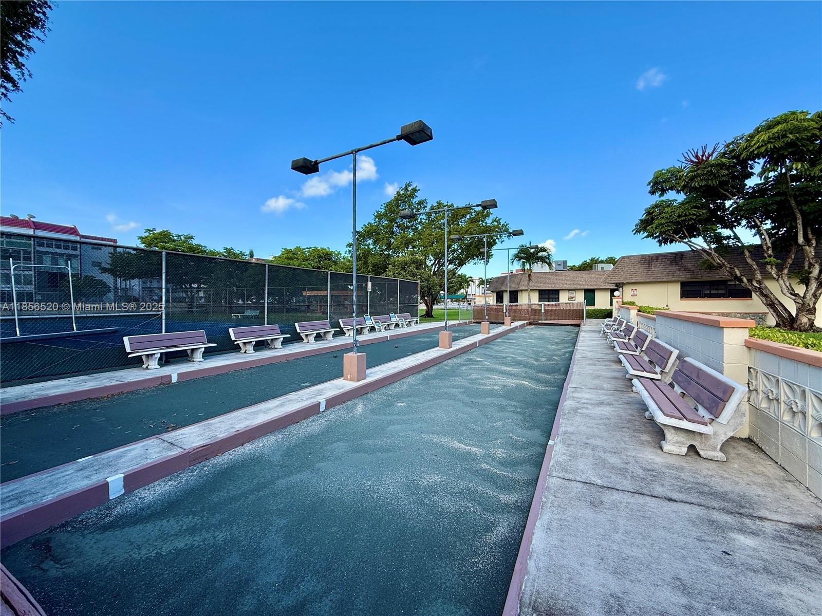 DIAMOND CONDO - Residential