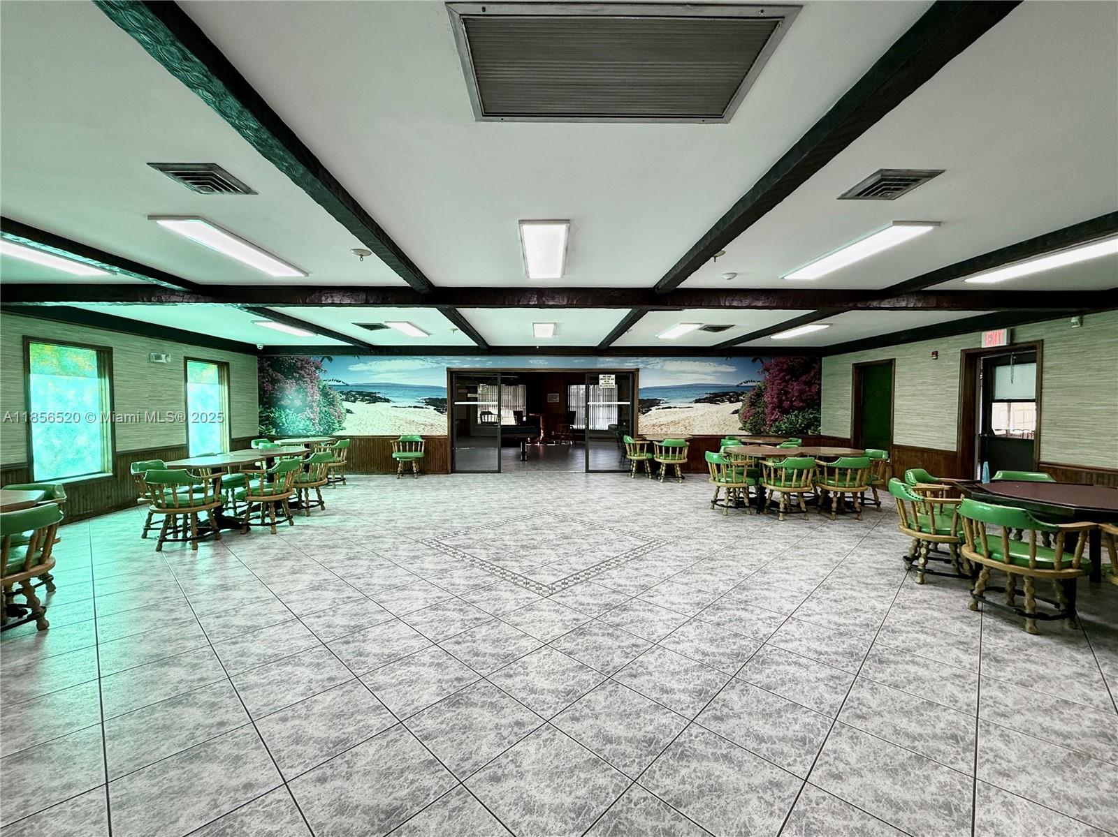 DIAMOND CONDO - Residential