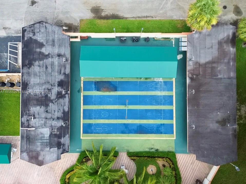 DIAMOND CONDO - Residential