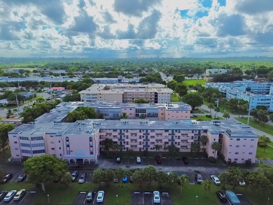 DIAMOND CONDO - Residential