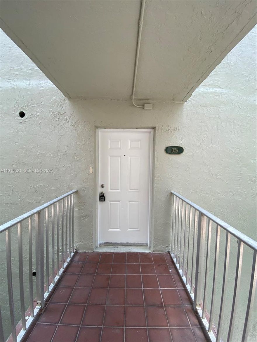 Beautiful apartment in the heart of Hialeah. 2 bedroom, 2 bathroom unit featuring ceramic and laminated floors. Open concept kitchen, Laundry in. Large balcony with pool view. 1 parking space.
“Special price for investors! A unique opportunity offering excellent income with very low association fees!”