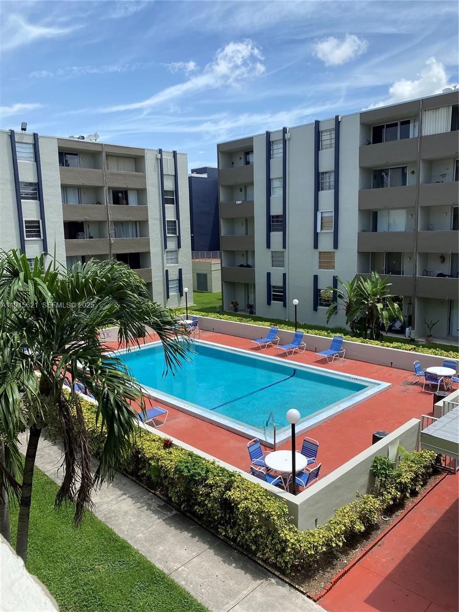 SAMARI LAKE EAST CONDO - Residential