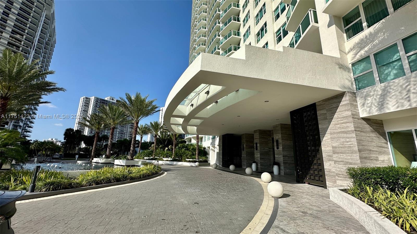 20201 E Country Club Dr 308