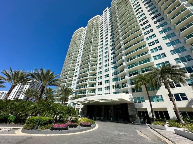 20201 E Country Club Dr 308