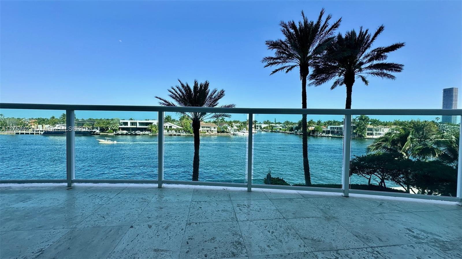 Property for Sale at 20201 E Country Club Dr 308, Aventura, Miami-Dade County, Florida - Bedrooms: 3 
Bathrooms: 4  - $1,623,000