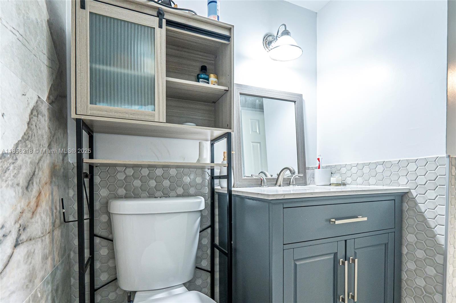 SANTA MONICA CONDOMINIUM - Residential