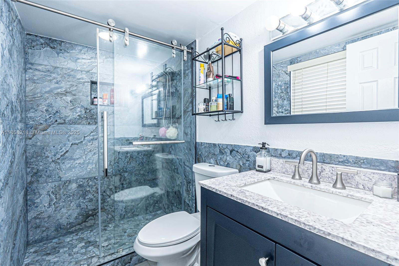 SANTA MONICA CONDOMINIUM - Residential