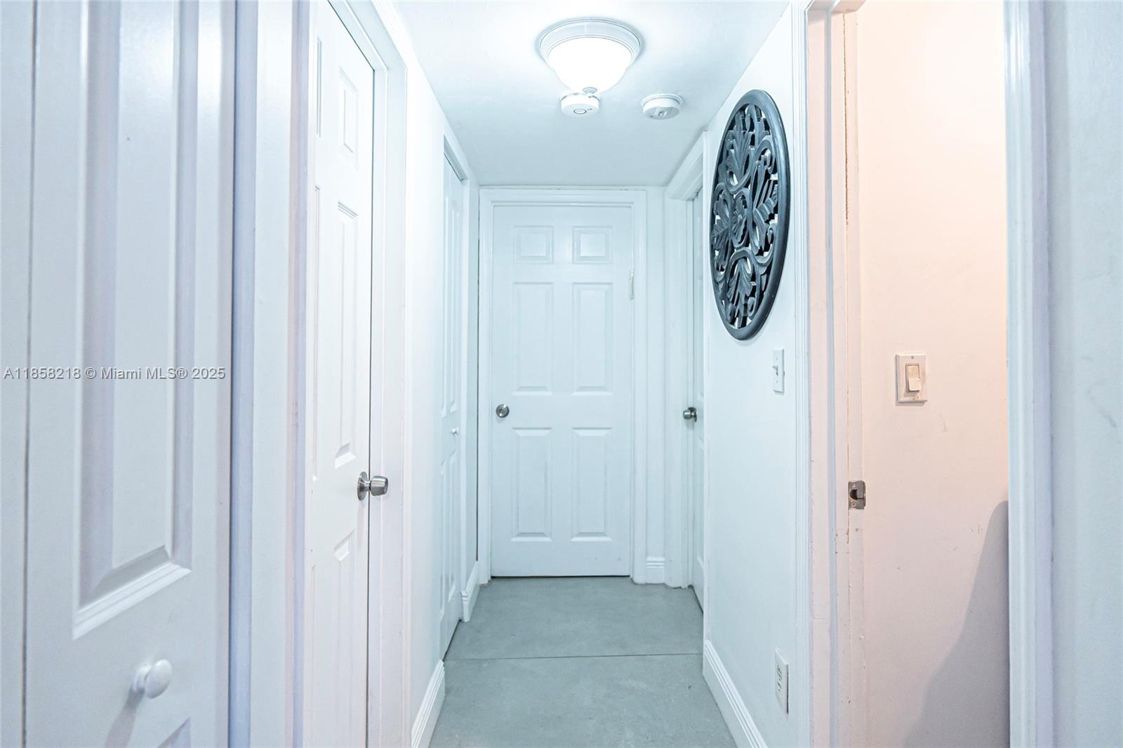 SANTA MONICA CONDOMINIUM - Residential