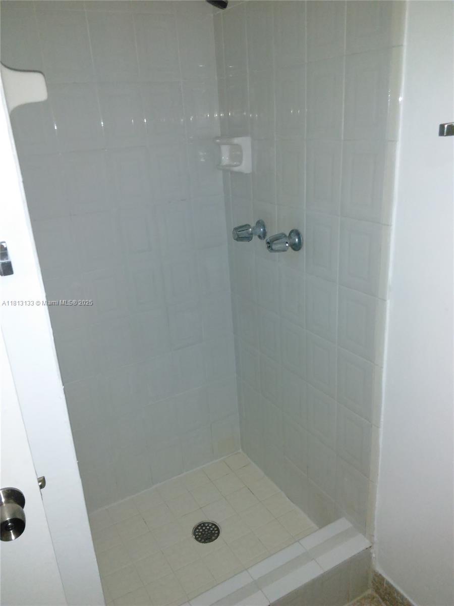 SUNSET VILLAS NO 3 CONDO - Residential Lease
