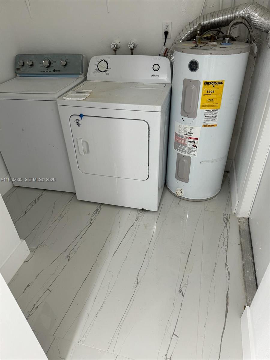 M C ESTATES - Residential Lease