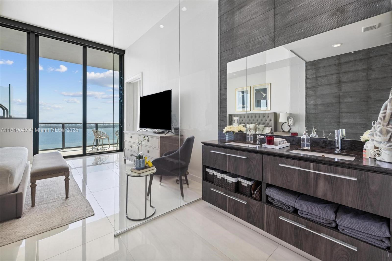 GRAN PARAISO CONDO - Residential