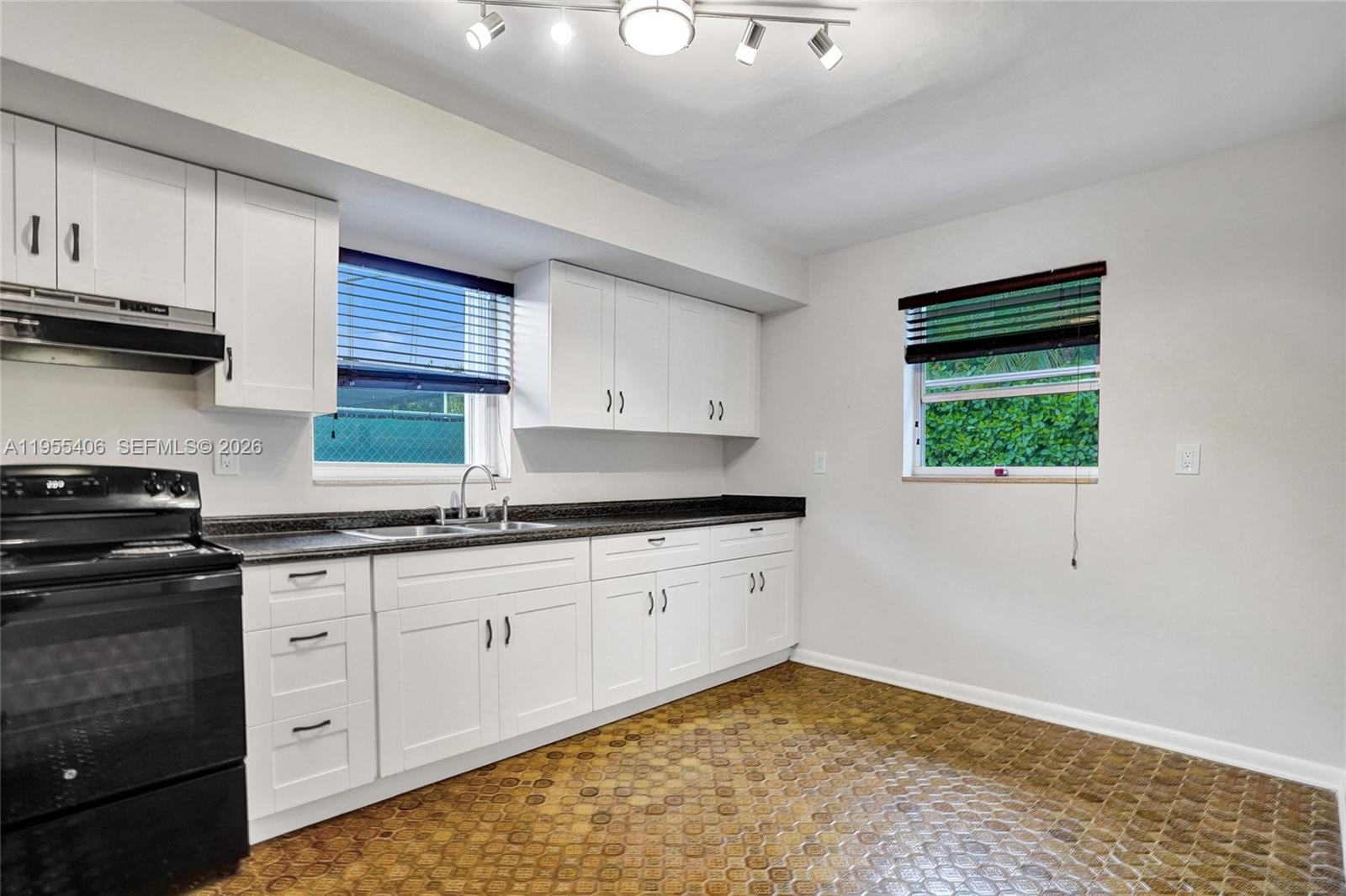 SEABOARD HEIGHTS - Residential