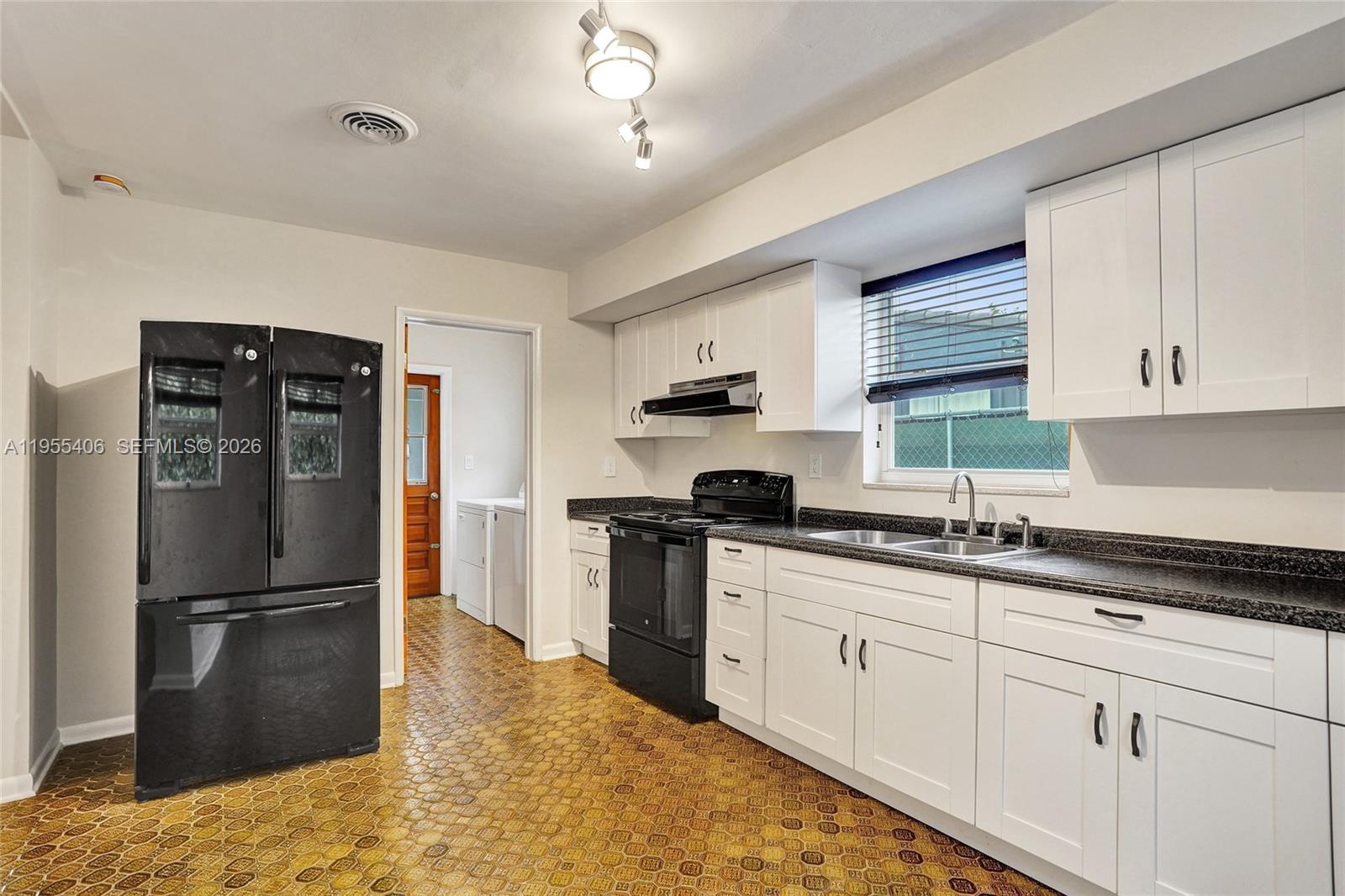 SEABOARD HEIGHTS - Residential