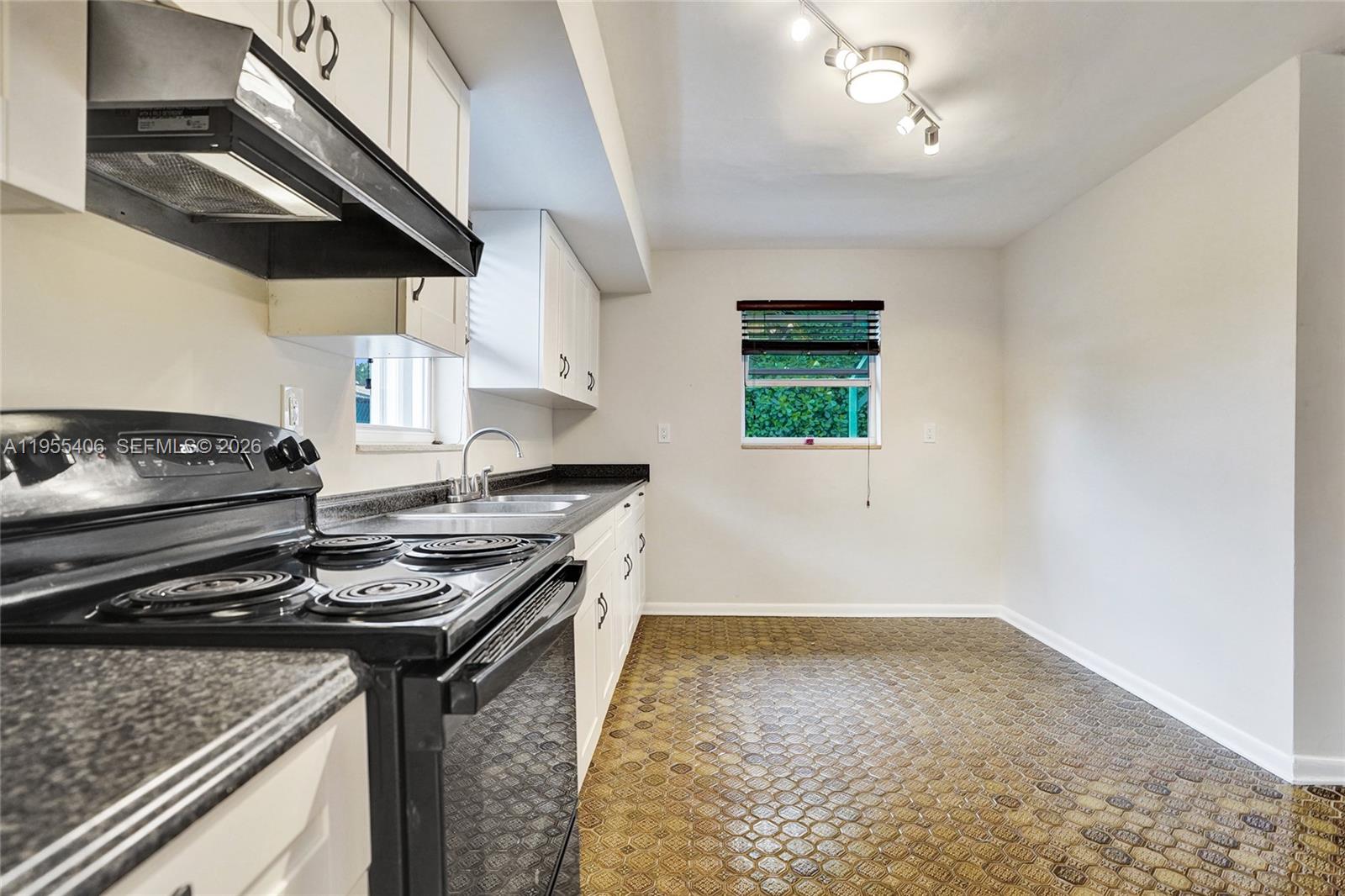 SEABOARD HEIGHTS - Residential