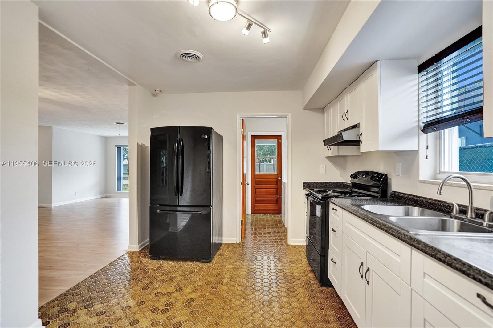 SEABOARD HEIGHTS - Residential