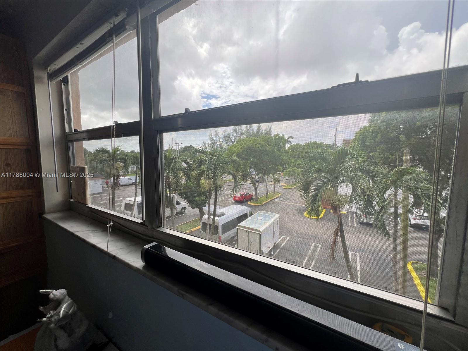5280 NW 7th St 306