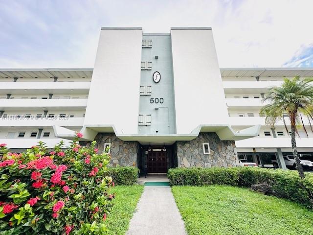 FAIRWAYS CO-OP - Residential Lease