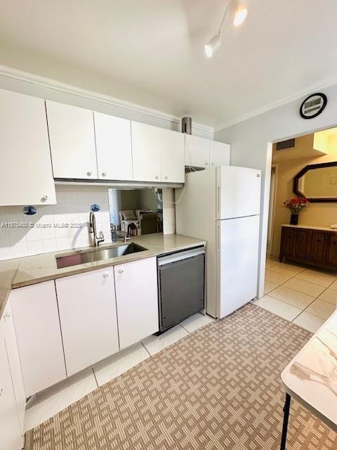 FAIRWAYS CO-OP - Residential Lease