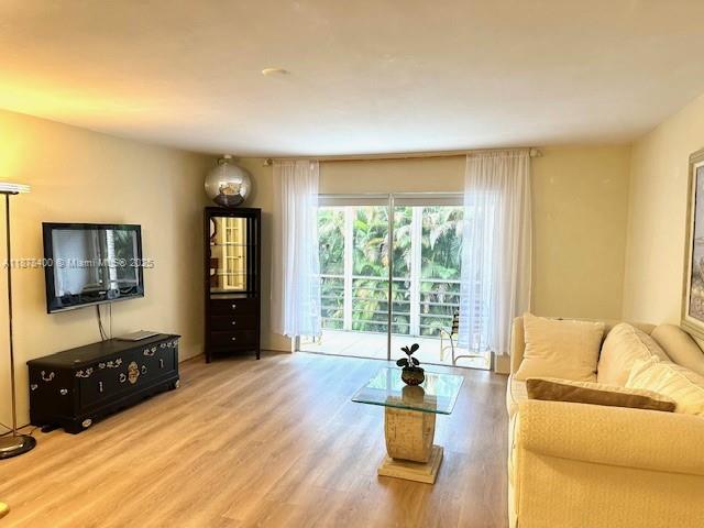 FAIRWAYS CO-OP - Residential Lease