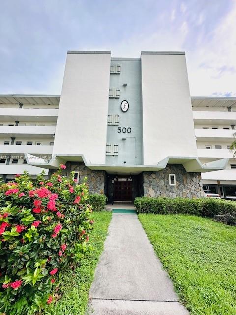 FAIRWAYS CO-OP - Residential Lease