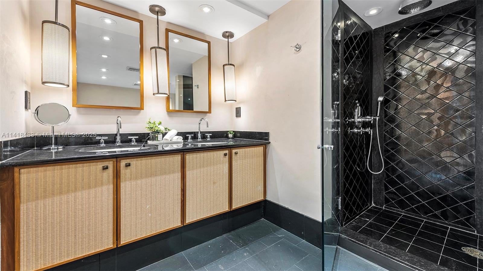 SETAI RESORT & RESIDENCES - Residential Lease