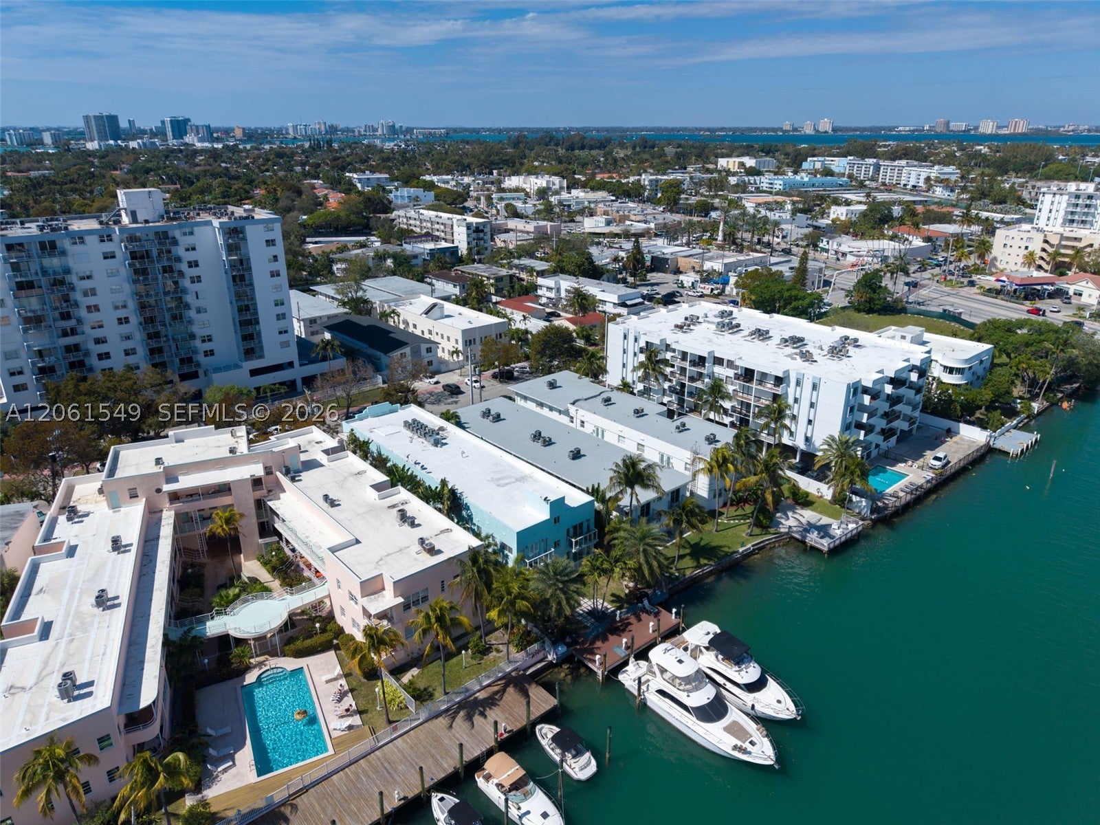 6905 Bay Dr 16